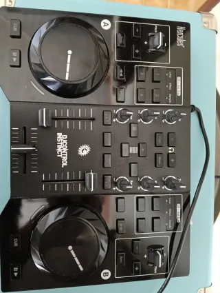 Mesa de DJ Hercules DJControl Instinct