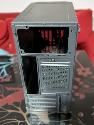 Torre Mars Gaming Negra