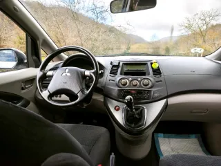 Mitsubishi Grandis 2007