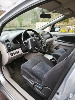 Mitsubishi Grandis 2007