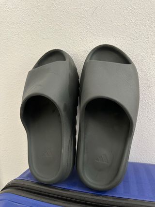 Chanclas Yeezy Slide Adidas Negras