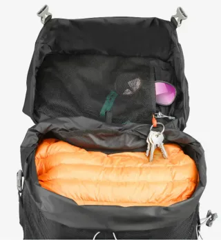 Mochila 38L Negra , NUEVA con sólo 5 dias de uso.