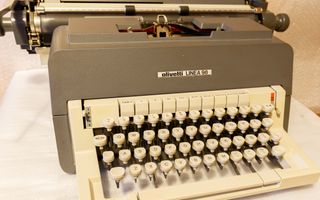 MÁQUINA DE ESCRIBIR OLIVETTI LÍNEA 98