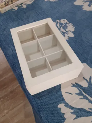 Caja de té de madera con tapa de cristal