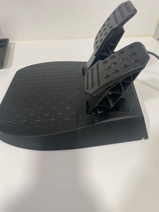 Volante Thrustmaster PS3/PS4 + Pedales