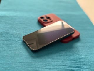 iPhone 14 Pro Negro con Funda y extras