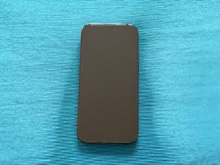 iPhone 14 Pro Negro con Funda y extras