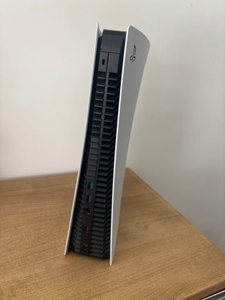 Consola PlayStation 5 (PS5) sin mando
