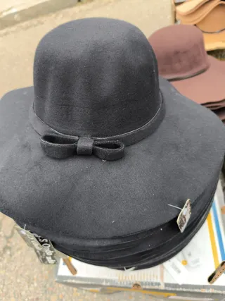 Sombrero de paño elegante 200.,.1 € la unidas