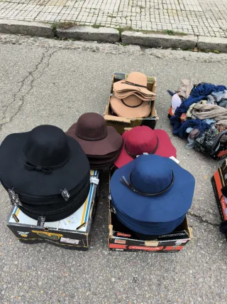 Sombrero de paño elegante 200.,.1 € la unidas