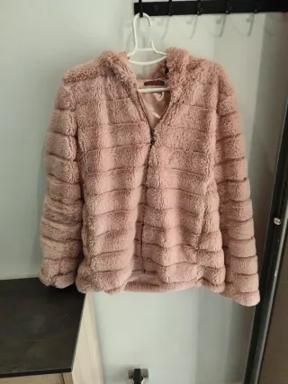 Chaquetón de pelo rosa