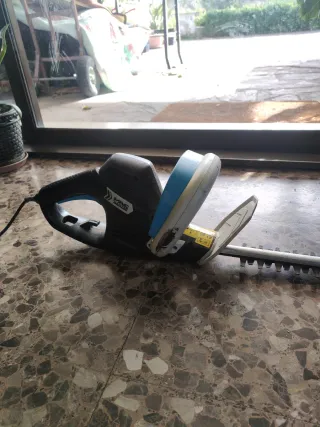 Corta setos eléctrico