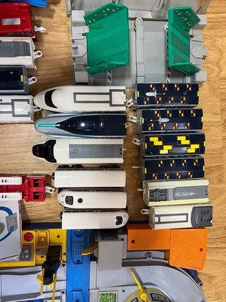 Consegna di treni e binari Tomica