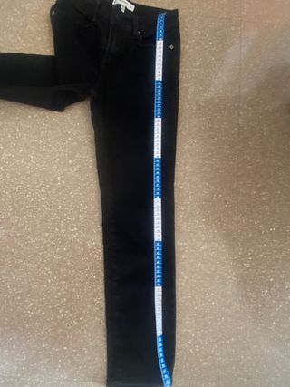 Pantalón tejano Mango negro