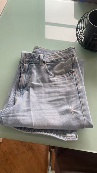 Pantalón vaquero azul claro Stradivarius