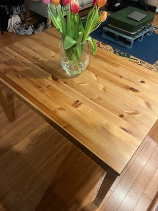 Mesa de comedor de madera