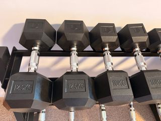 Set Mancuernas hexagonales 5-30 kg con Soporte