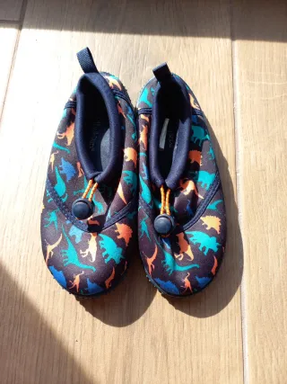 Escarpines dinosaurios talla 29