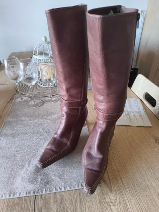 Botas altas de cuero marrones