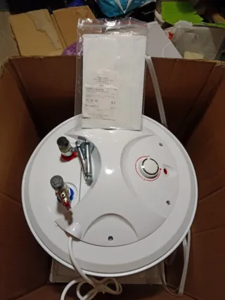 Termo Eléctrico Blanco marca Negarra de 80 litros