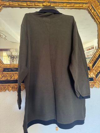 Sudadera verde militar cuello alto