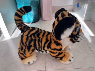 Peluche interattivo Tyler Tigre