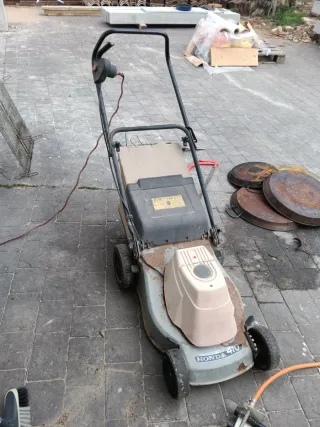 Cortacésped Honda con alargador