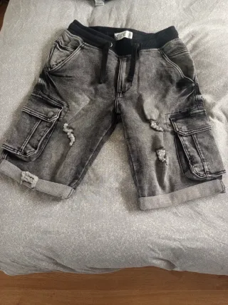 Pantalón cargo roto marca inside