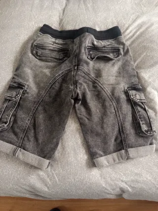 Pantalón cargo roto marca inside