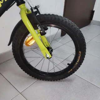 Bicicleta Infantil Btwin 500 Dark Hero 16