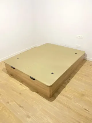 Armario blanco de madera