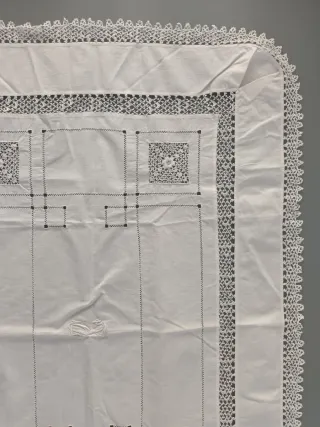 Copricuscino antico ricamato a mano