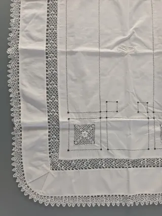 Copricuscino antico ricamato a mano