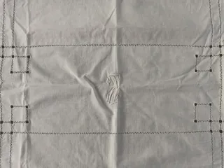 Copricuscino antico ricamato a mano