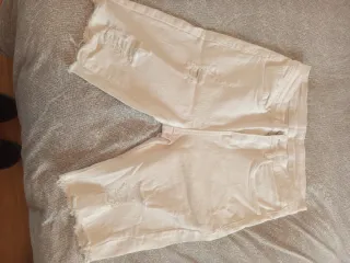 Vaquero corto blanco roto