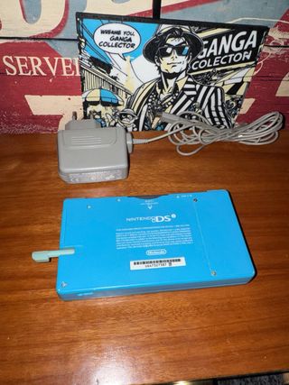 Nintendo DSi Cargador Original + Juegos