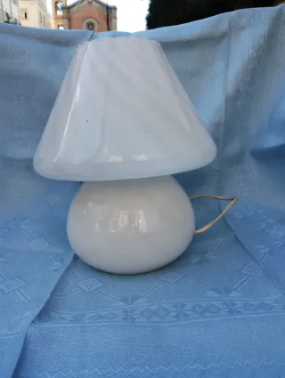Lampada da tavolo Murano vetro bianco