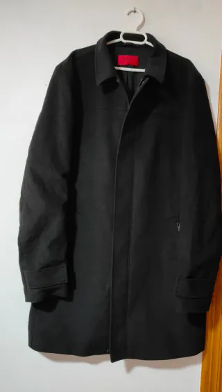 Abrigo Boss Negro Talla XL