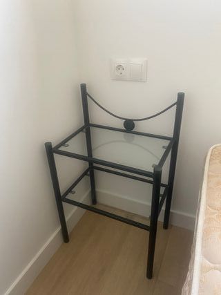 Dos cabeceros forja y mesita noche