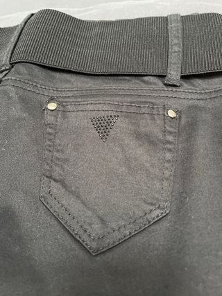 Pantalones negros con cinturón ancho