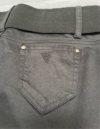 Pantalones negros con cinturón ancho