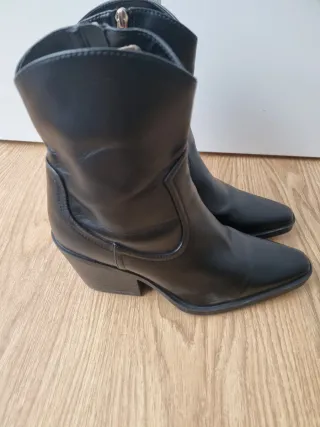 Botines Only estilo cowboy negros T41