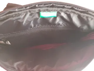 Bolsas bandoleras - Marca Benetton . Con etiqueta