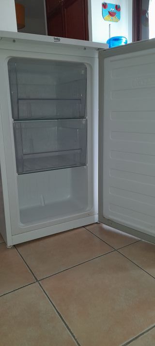 Congelador Beko - Poco Uso