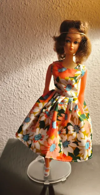 Muñeca Petra antigua, estilo Barbie