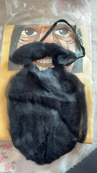 Barba e baffi finti neri