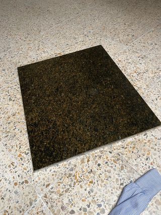 Mármol Negro y Dorado