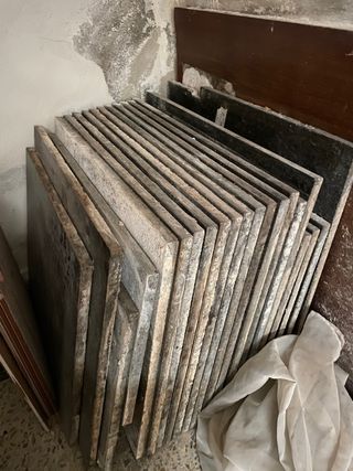 Mármol Negro y Dorado