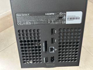 Xbox Series X 1TB + Razer Wolverine V3 Tournament