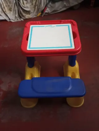Pupitre infantil con pizarra